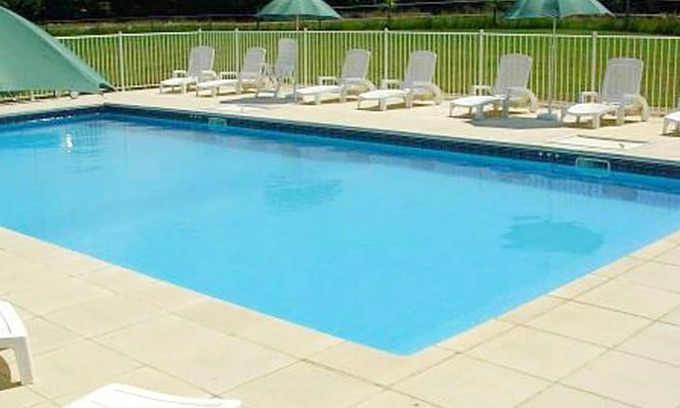 Saint-Vincent-la-Chatre House | Homerez - Amazing house for 8 ppl. with shared pool at Saint-Vincent-la-Châtre