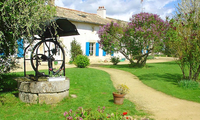 Saint-Vincent-la-Chatre House | Homerez - Big house for 9 ppl. with shared pool at Saint-Vincent-la-Châtre