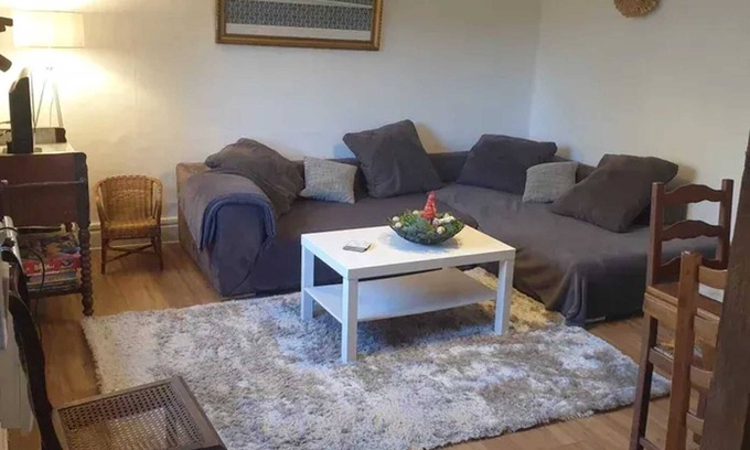 Sainte-Croix-en-Plaine House | Homerez - House Sainte-Croix-en-Plaine