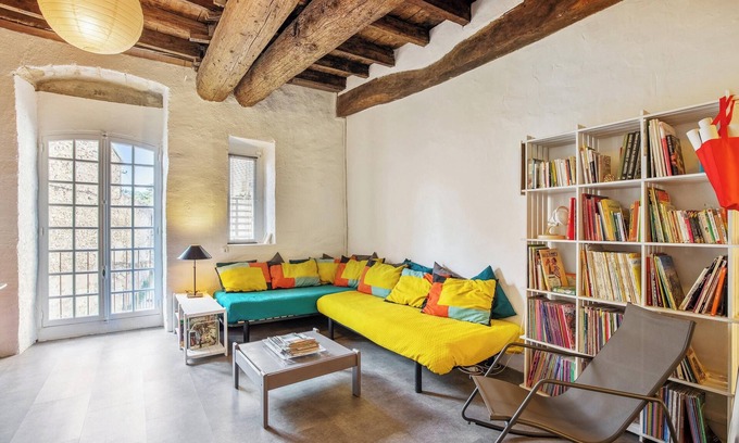 Villeneuve-les-Avignon Apartment | Homerez - Charming Studio in Villeneuve, 45m², balcony