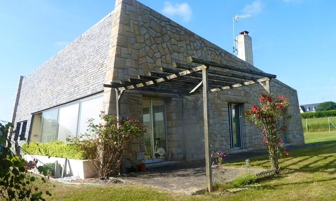 Hillion House | Homerez - Great house 4 km from the beach for 8 pers. with garden in Hillion
