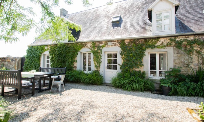 Regnezville-sur-Mer House | Homerez - House 2 km away from the beach for 8 ppl. at Regnéville-sur-Mer