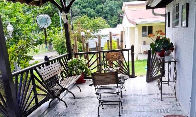 Ducos House | Homerez - House 10 km away from the beach for 4 ppl. with garden at Ducos