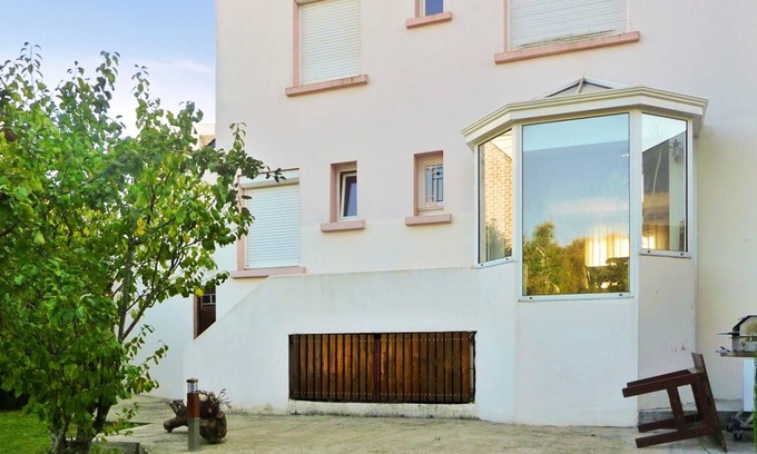 Lanester House | Homerez - House 6 km away from the beach for 6 ppl. with garden at Lanester