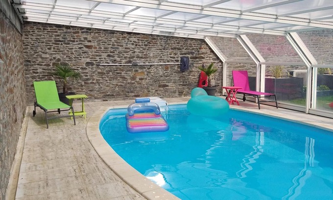 Pontorson House | Homerez - House for 6 ppl. with shared pool, garden and terrace at Pontorson