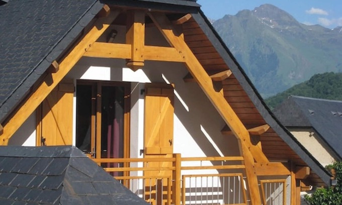 Arras-en-Lavedan House | Homerez - House Mountain View Arras