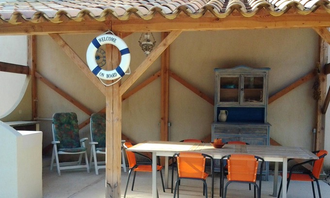 Bagnols-sur-Ceze House | Homerez - House for 15 ppl. with swimming-pool and garden at Bagnols-sur-Cèze