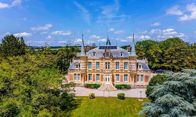 Cartigny l'Epinay House | Homerez - House in Cartigny-l'Épinay