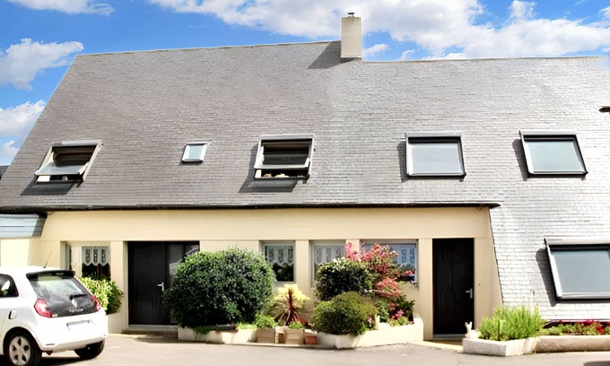 Saint-Pol-de-Leon House | Homerez - House in Saint-Pol-de-Léon
