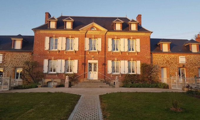 Gace House | Homerez - House in Gacé with parking
