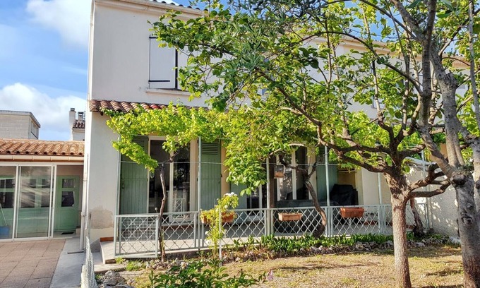 Monteux House | Homerez - House in Monteux with garden