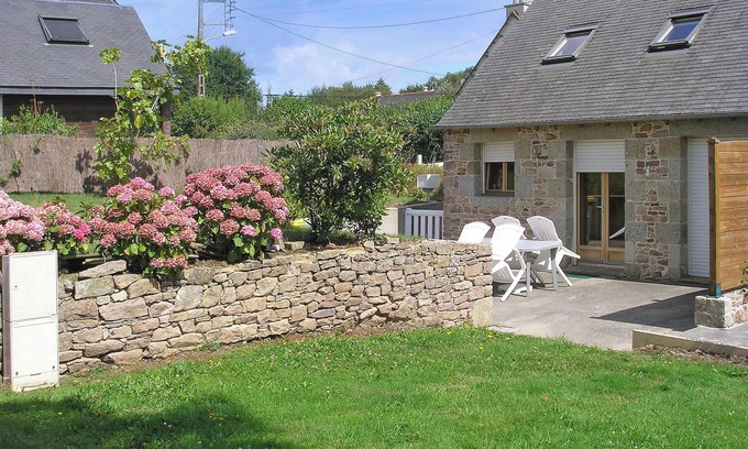 Plehedel House | Homerez - House Plehedel with garden
