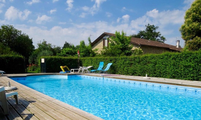 Blaignac Apartment | Homerez - Nice appartement for 6 ppl. with shared pool and terrace at Blaignac