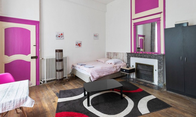 Sens Apartment | Homerez - Nice appartement for 2 ppl. with garden at Sens