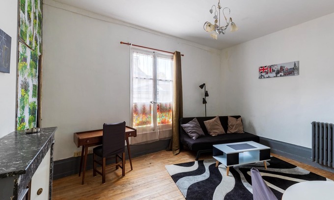 Sens Apartment | Homerez - Nice appartement for 2 ppl. at Sens