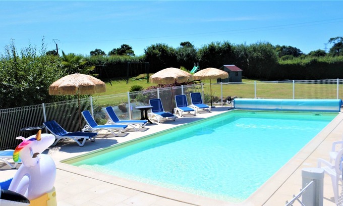 Nehou House | Homerez - Nice house for 4 ppl. with shared pool, garden and terrace at Nehou