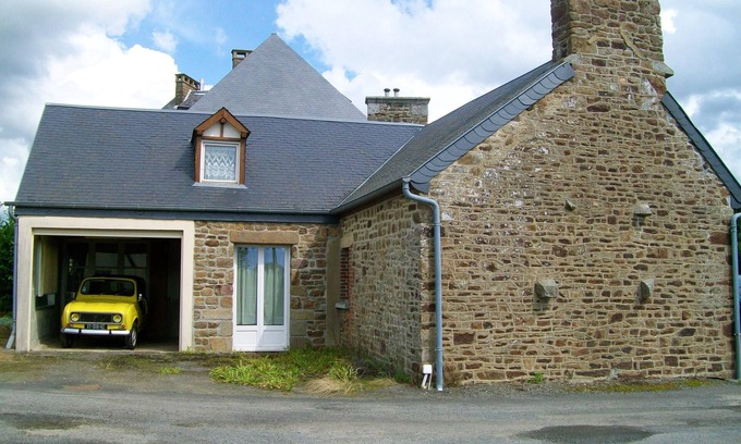 Reffuveille House | Homerez - Nice house for 7 ppl. with terrace at Reffuveille