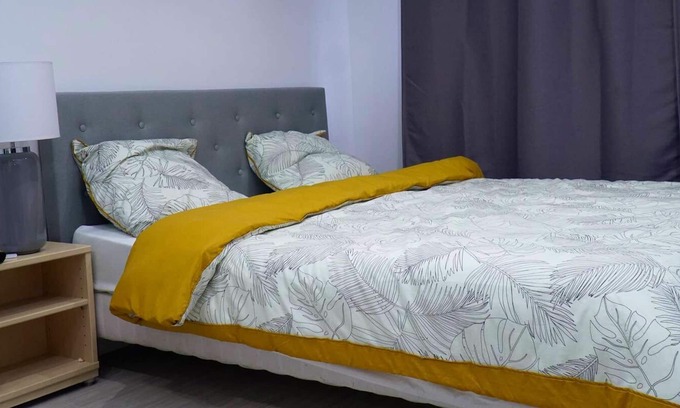 Les Noyers Apartment | Homerez - Nice studio for 2 ppl. at Pontoise