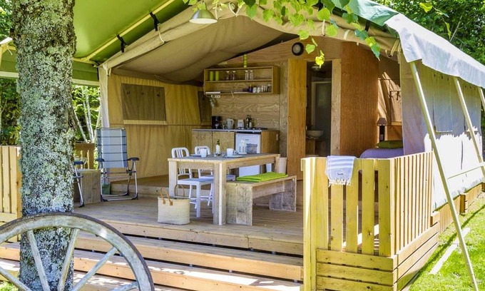Banes House | Homerez - Property for 4 ppl. with shared pool and terrace at Argences-en-Aubrac