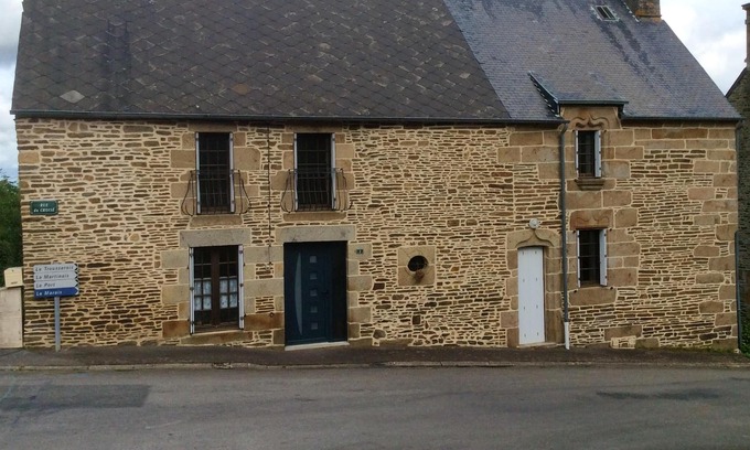 Sougeal House | Homerez - Spacious house for 7 ppl. with terrace at Sougéal