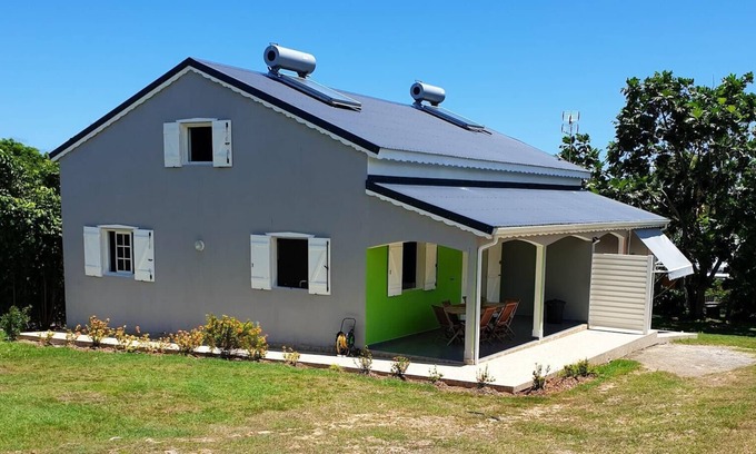 Le Moule House | Homerez - Spacious house for 6 ppl. with terrace at Le Moule