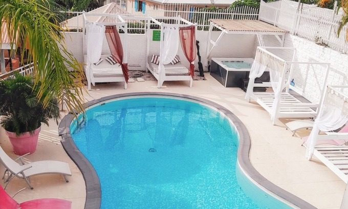 Sainte-Anne Apartment | Homerez - Studio in Sainte-Anne