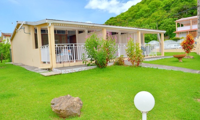 Sainte-Anne Apartment | Homerez - Studio Saint Anne/garden
