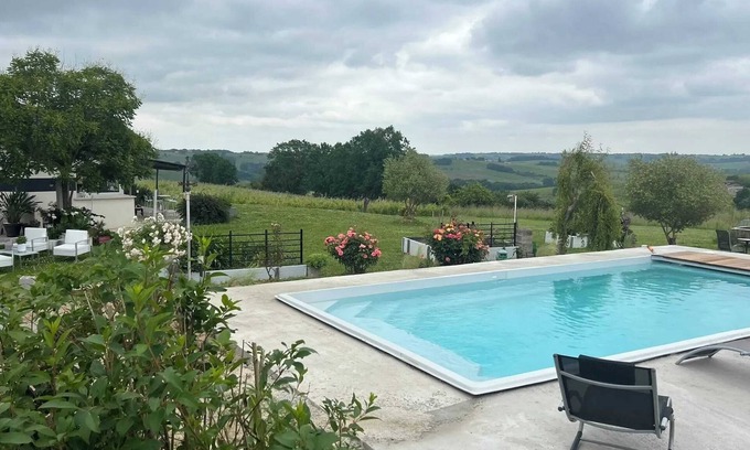 Sainte-Croix-Du-Mont Villa | Homerez - Villa amid the vineyards