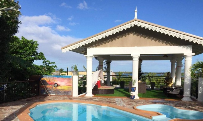 La Gaulette Villa | Homerez - Villa 6 km away from the beach with swimming-pool, jacuzzi and garden