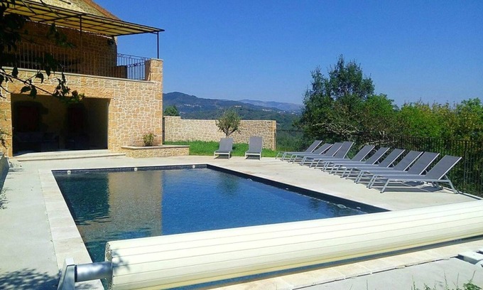 Prades Villa | Homerez - Villa for 10 ppl. with swimming-pool, jacuzzi and garden at Prades