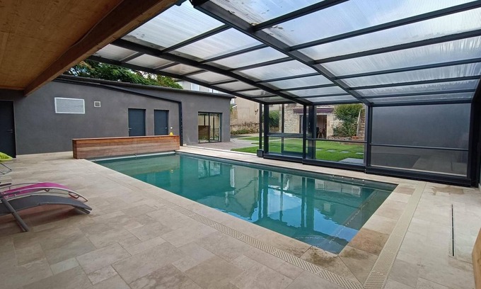 Vayrac Villa | Homerez - Villa for 4 ppl. with swimming-pool, garden and terrace at Vayrac