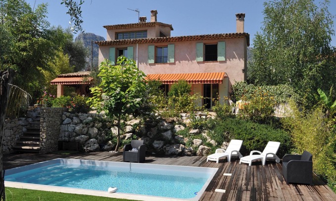 La Gaude Villa | Homerez - Villa La Gaude with Pool