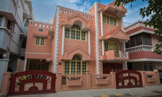 BTM Layout House | HomeSlice Nazaara, HomeStay in BTM