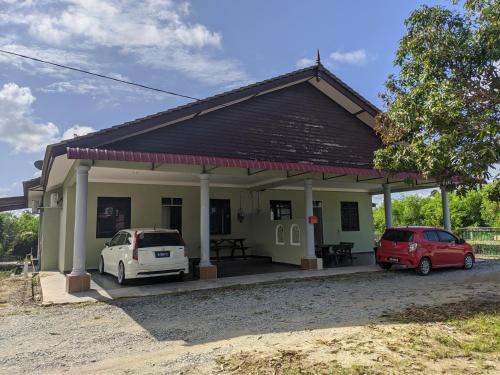 Kampung Ru Lima House | Homestay Ayah Ngah Marang