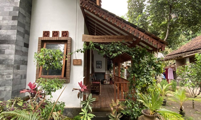 Borobudur House | Homestay Candi Pawon Fahrurohman Syariah