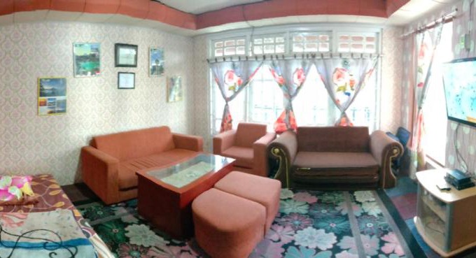 Dieng House | Homestay HUMAIRA DIENG villa full house 3 kamar,6 bed,dapur,ruang tamu,balkon,parkir,wifi
