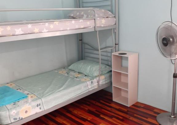 Central Seberang Perai Apartment | Homestay Idaman Tun Hussein - Harga untuk 1 rumah ,1 bilik ,1 bilik air 4 single bed - Not Sharing