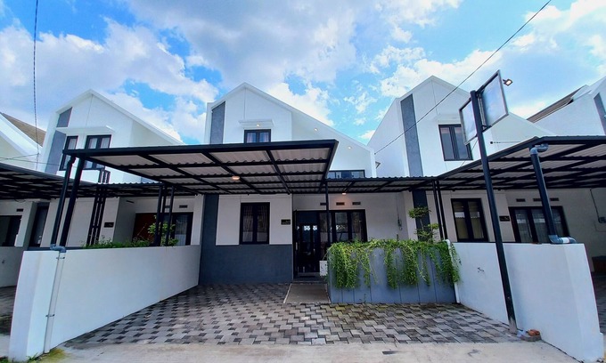 Sleman House | Homestay Jogja Simply Homy Unit Jambon