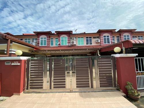 Taman Kenangan House | Homestay LA Kota Bharu