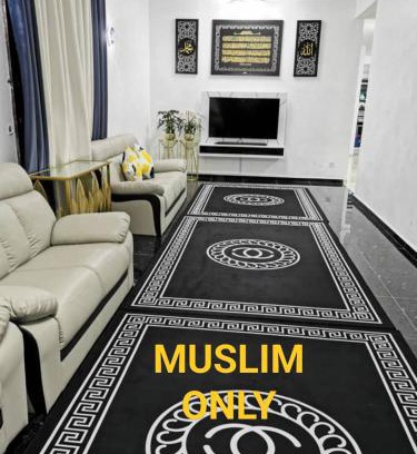 Jasin House | "Homestay Mak Midah"