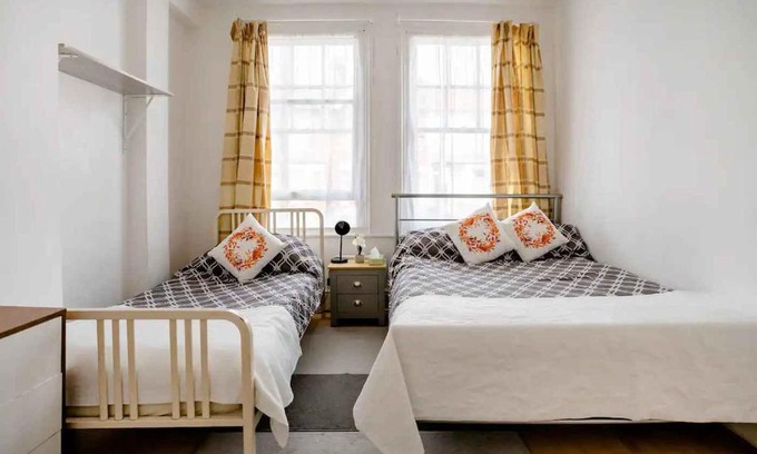 Tottenham House | Homestay near Tottenham Hotspur Stadium