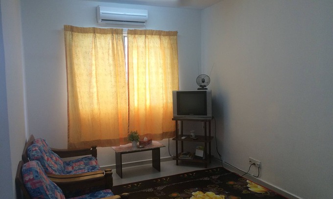 Seri Tanjung Pinang Apartment | Homestay Palm Penang 2