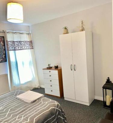 Waltham Abbey House | Homestay Special