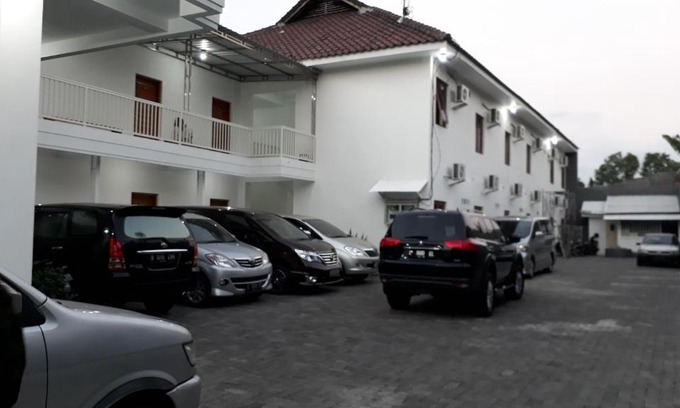 Probolinggo House | Homestay Suyoso