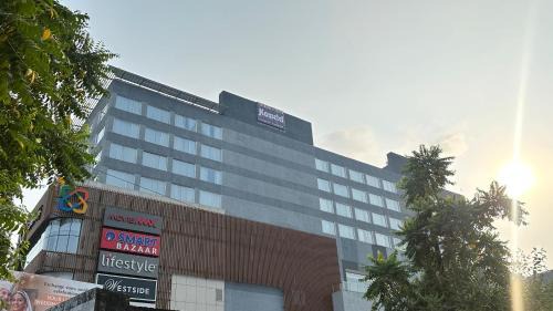 Alambagh Hotel | Hometel Alambagh Lucknow - A Sarovar Hotel