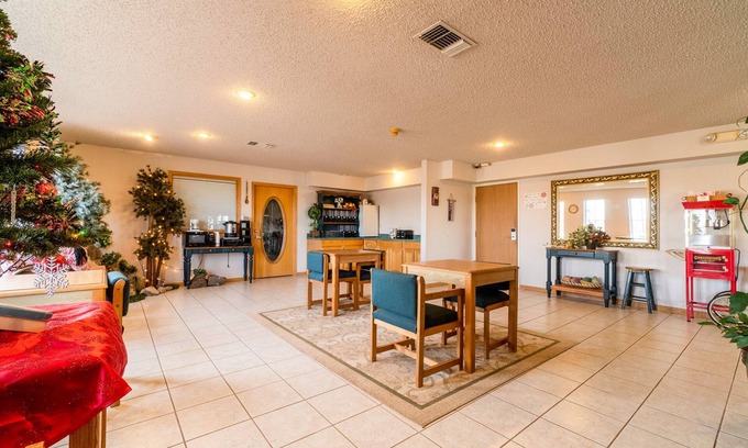 Texhoma Hotel | HomeTown Inn By OYO Texhoma, OK