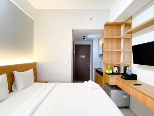 Bekasi Timur Apartment | Homey and Best Deal Studio at Apartment Transpark Juanda Bekasi Timur By Travelio