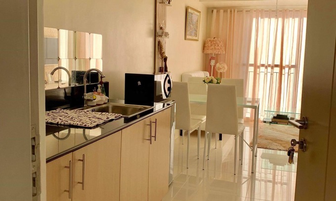 Amadeo Condo | Homey Staycation Tagaytay