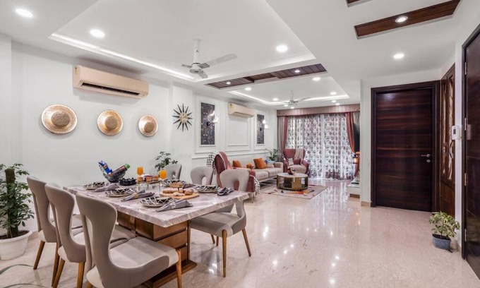 Saket Apartment | Homlee-Pentagon 3 BHK luxurious-Lift-Parking-Saket