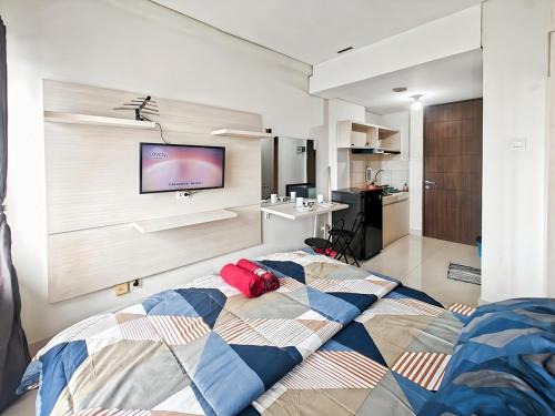 Pondok Gede Apartment | Homy Studio Grand Caman Bekasi Jatibening with Pool